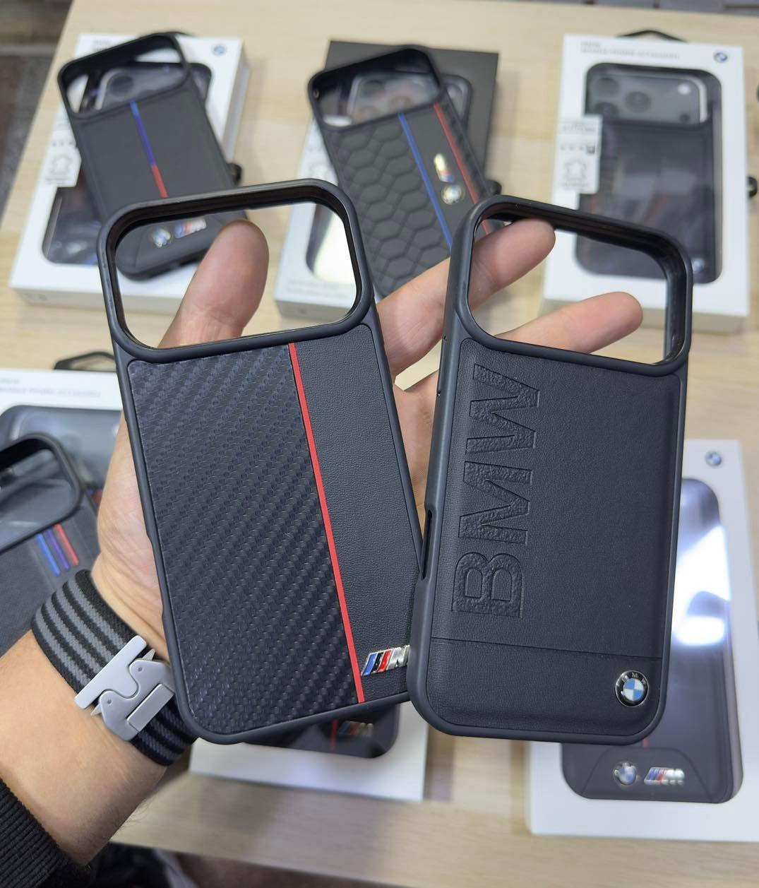 جراب فاخر للايفون BMW و Mercedes ستايل رياضي - Luxury iPhone case BMW and Mercedes, sporty style - الصورة 3